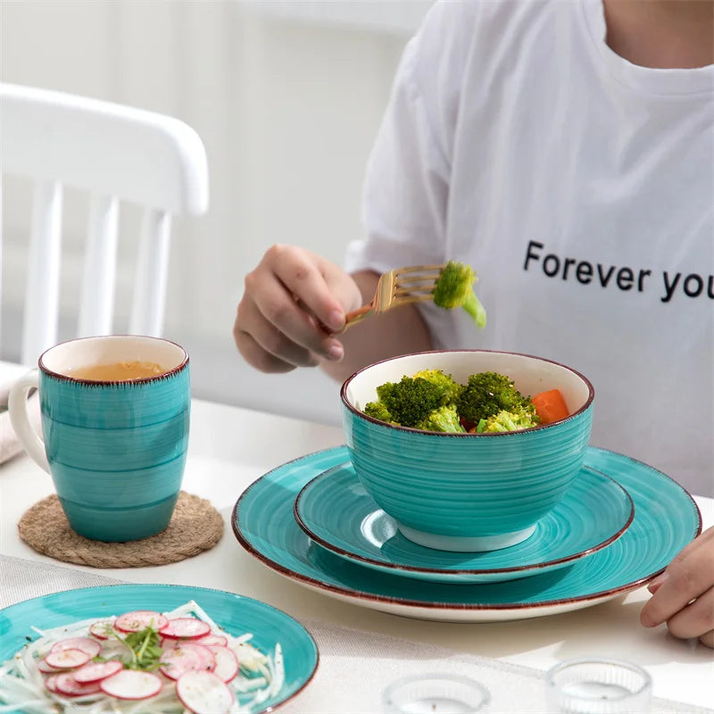 16Pc Ceramic Vintage Dinnerware Set
